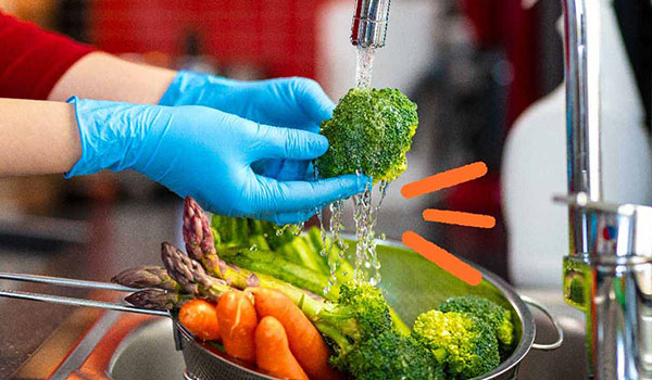 Guía básica de manipulación de alimentos: lo que todo tu equipo debe saber